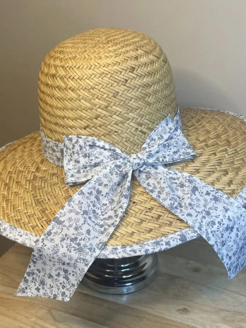 Vintage Straw Sun Hat Wide Brim Floral Ribbon Chin Tie Size L Summer Beach